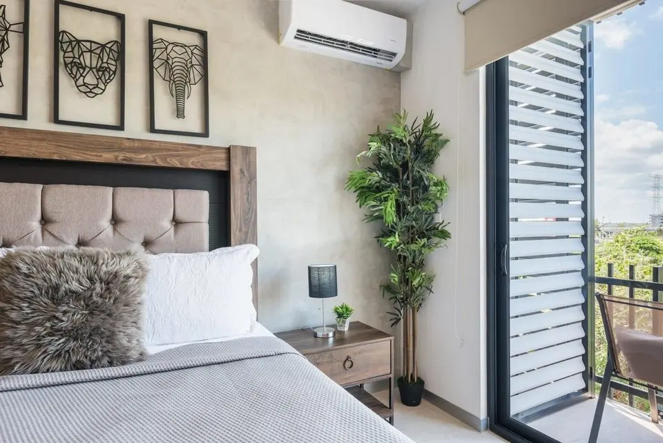 Spacious and bright, a place where you can relax and enjoy the city