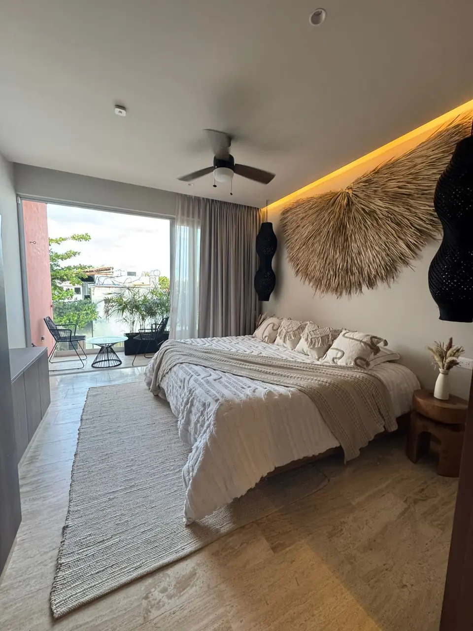 A bright and spacious room that will make you feel at home... but just a few meters from the sea.