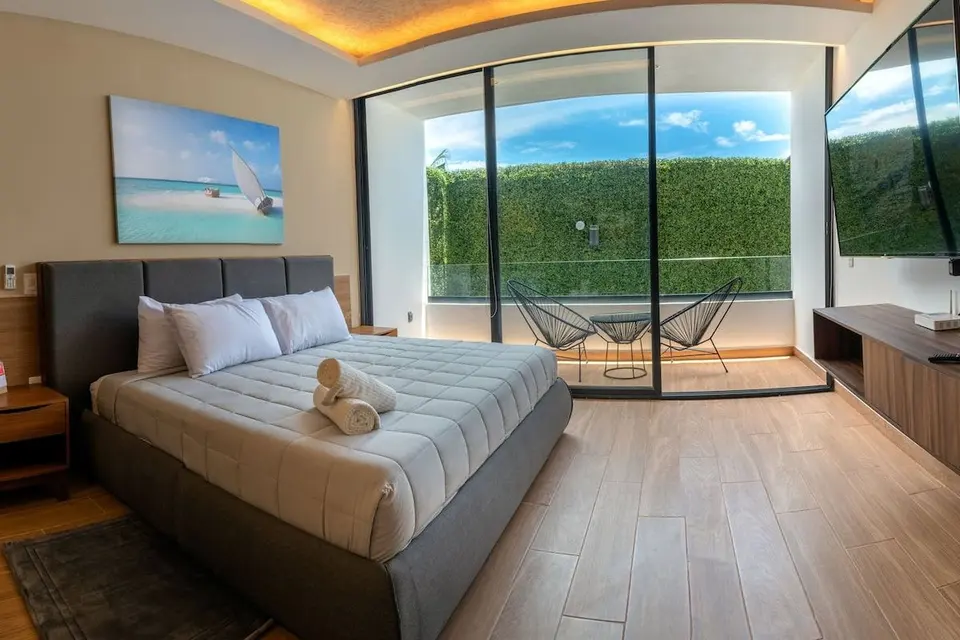 Spacious and bright apartment... but with plenty of privacy