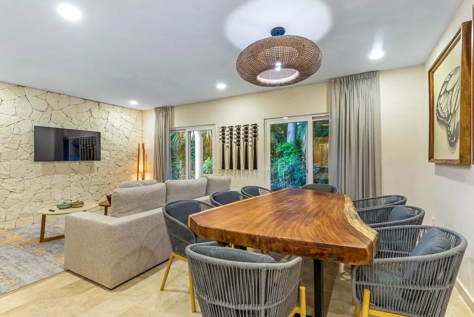 The dining and living areas are very spacious and allow you to spend magical moments.