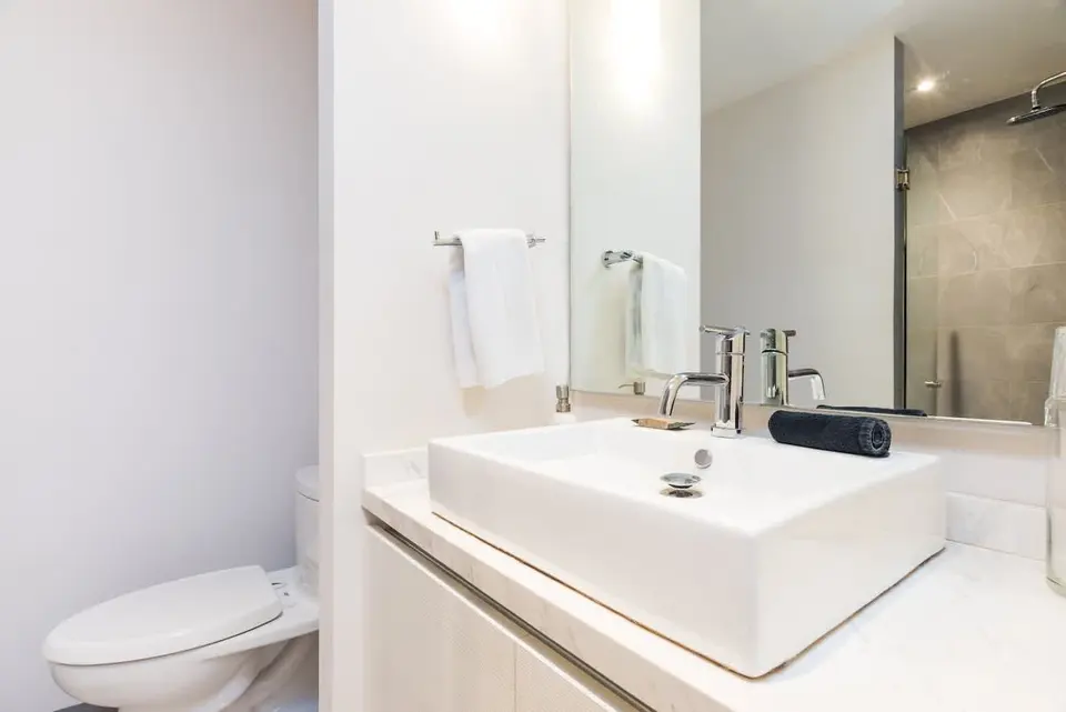 Chic Studio Near Beach & Rooftop Pool Access