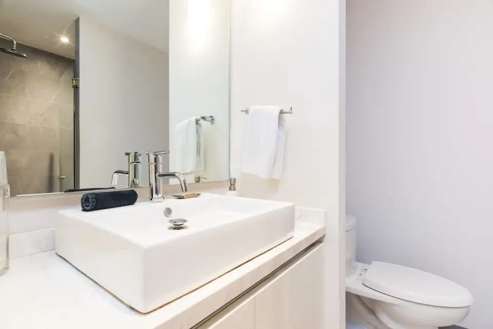 Chic Studio Near Beach & Rooftop Pool Access