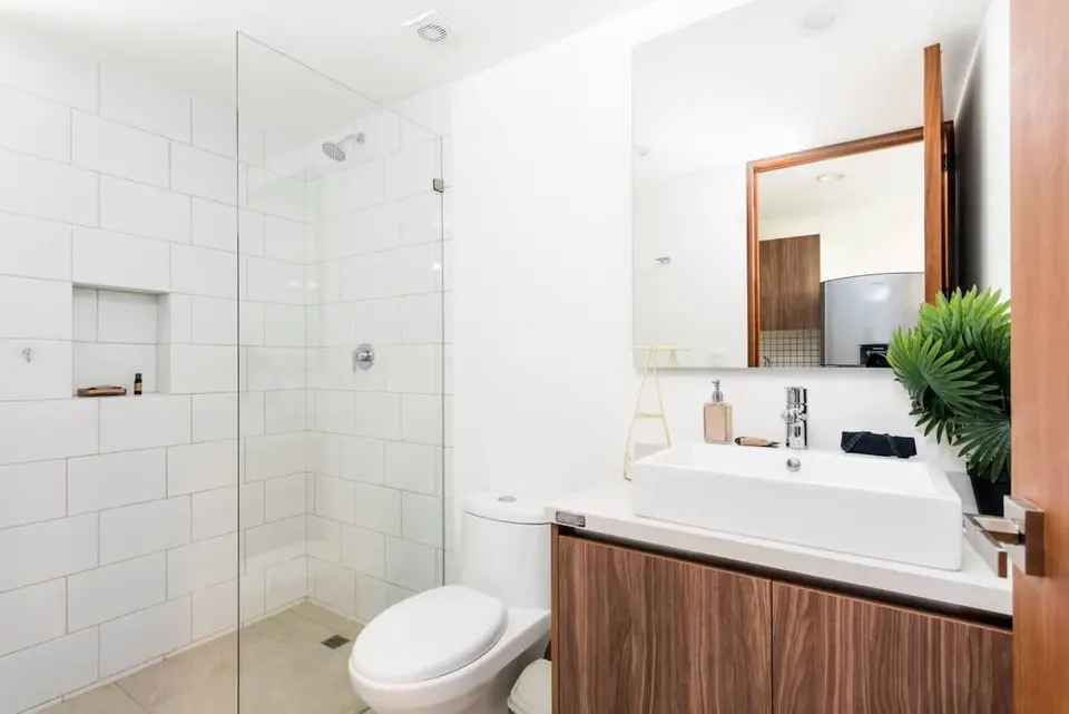 Modern bathroom with sleek design and fresh, clean finishes.
