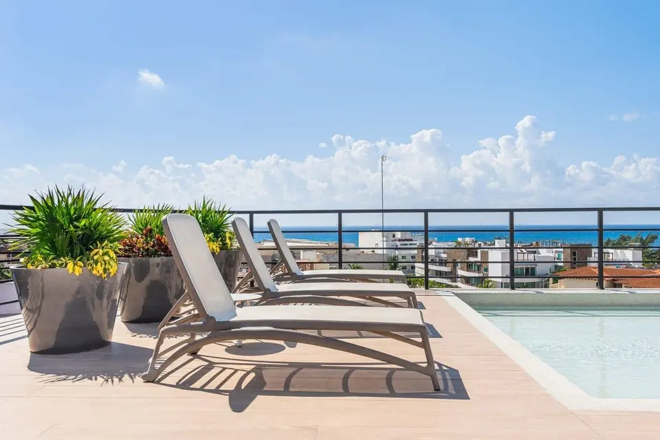 The Boat King Studio 200m to Beach w Rooftop Pool